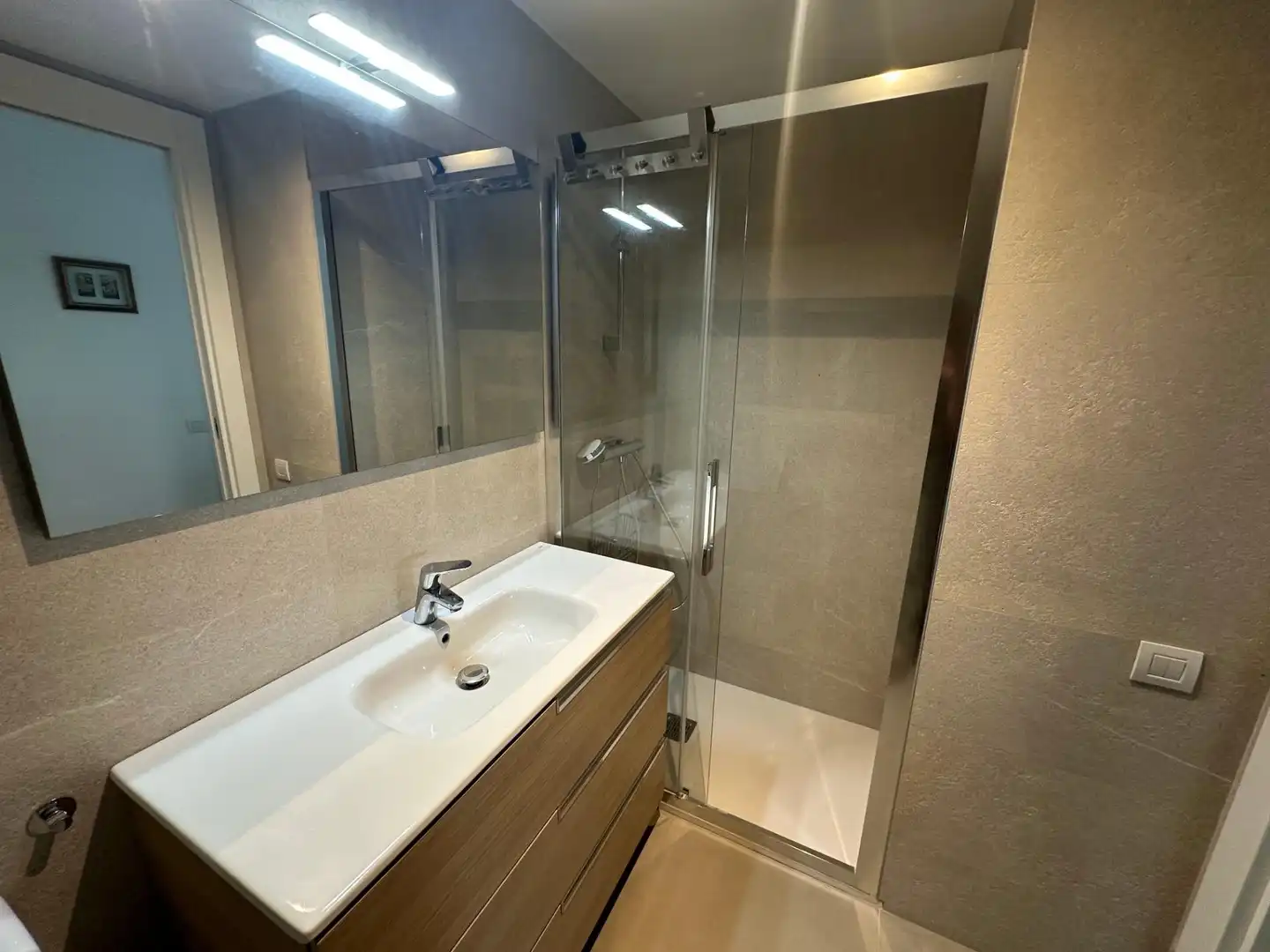 Baño de Piso de alquiler en Badalona con Calefacción, Parquet y Trastero
