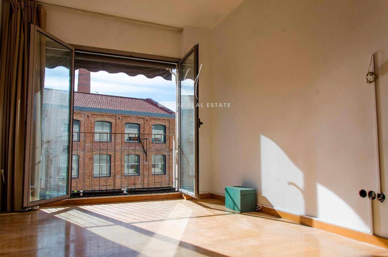 Bedroom of Flat to rent in  Barcelona Capital  with Air Conditioner, Heating and Parquet flooring