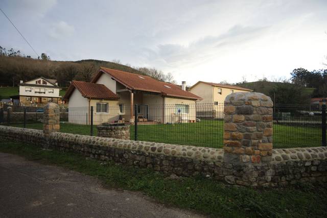 Casa-chalet en Venta en SANTIURDE en Santiurde de Toranzo