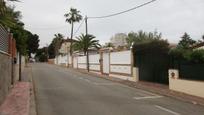 Vista exterior de Casa o xalet en venda en Cambrils amb Aire condicionat, Calefacció i Jardí privat