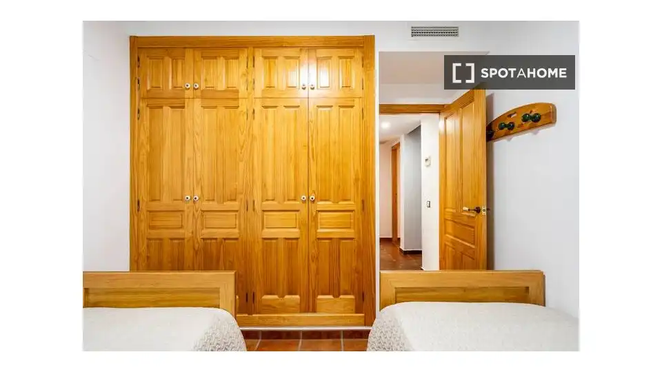 Habitación de Piso de alquiler en Riba-roja de Túria con Aire acondicionado, Calefacción y Amueblado