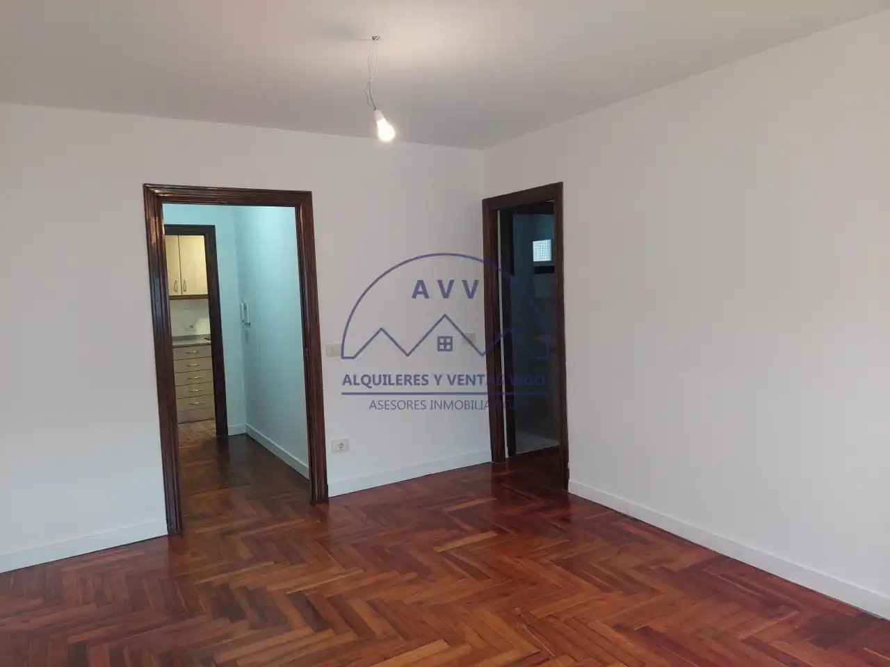Sala de estar de Piso de alquiler en Vigo  con Calefacción, Parquet y Terraza