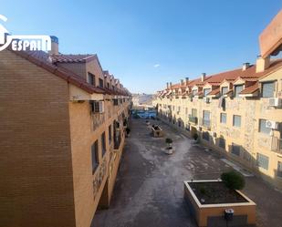Vista exterior de Pis de lloguer en Yeles amb Calefacció, Terrassa i Balcó