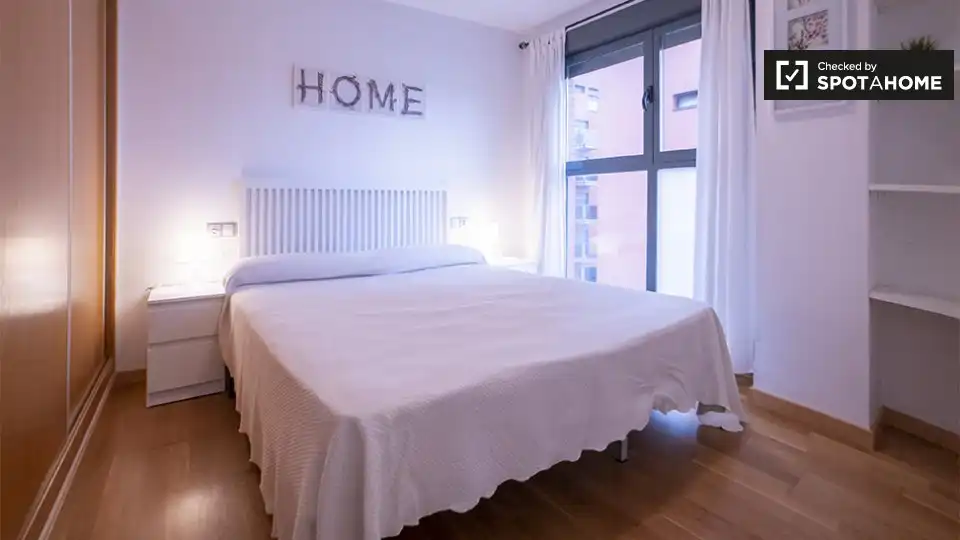 Habitación de Piso de alquiler en Valencia con Aire acondicionado, Calefacción y Amueblado