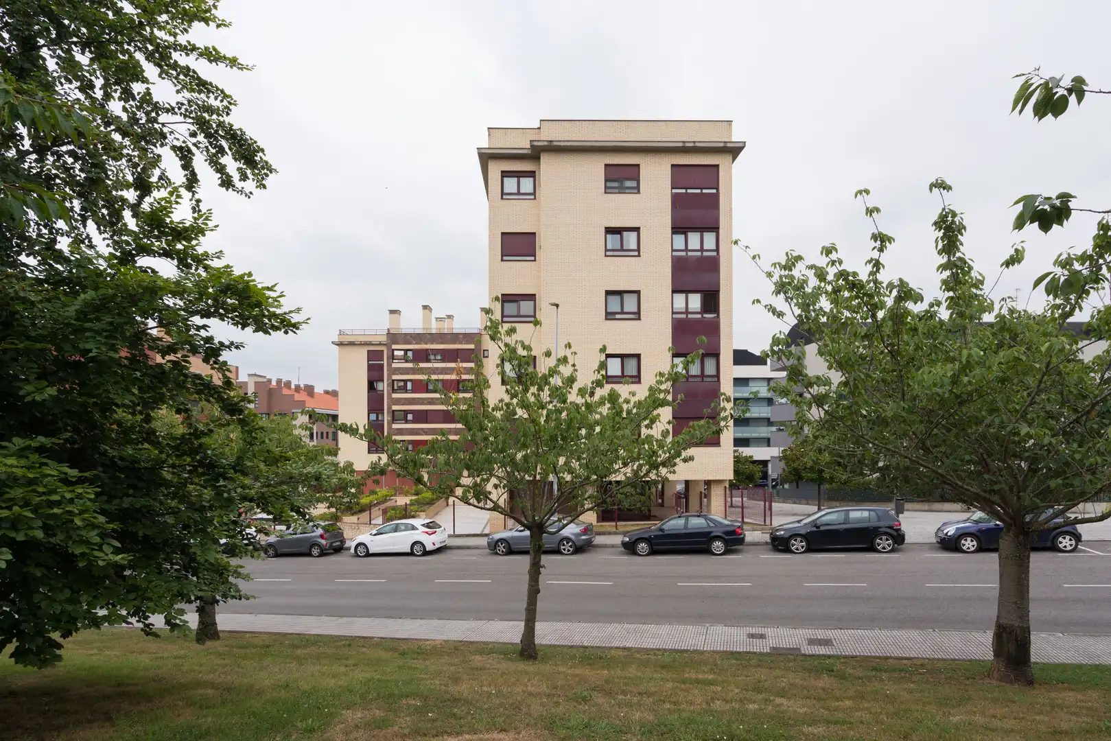 Außenansicht von Wohnung zum Verkauf in Gijón  mit Heizung und Parkett