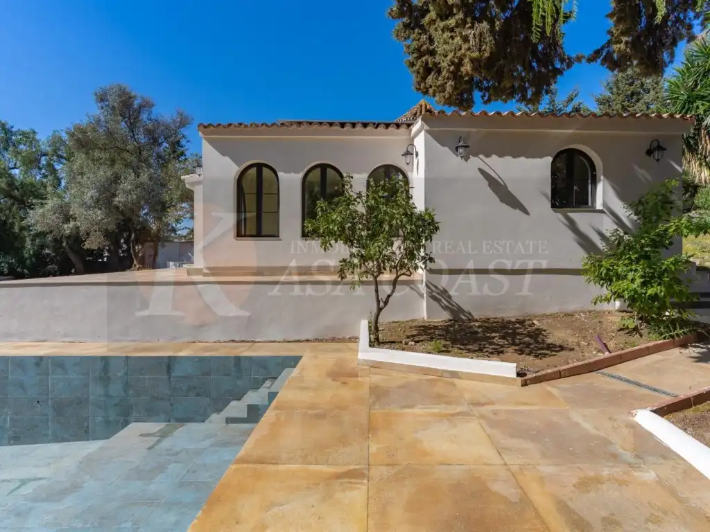 Vista exterior de Casa o xalet en venda en Mijas amb Aire condicionat, Jardí privat i Terrassa