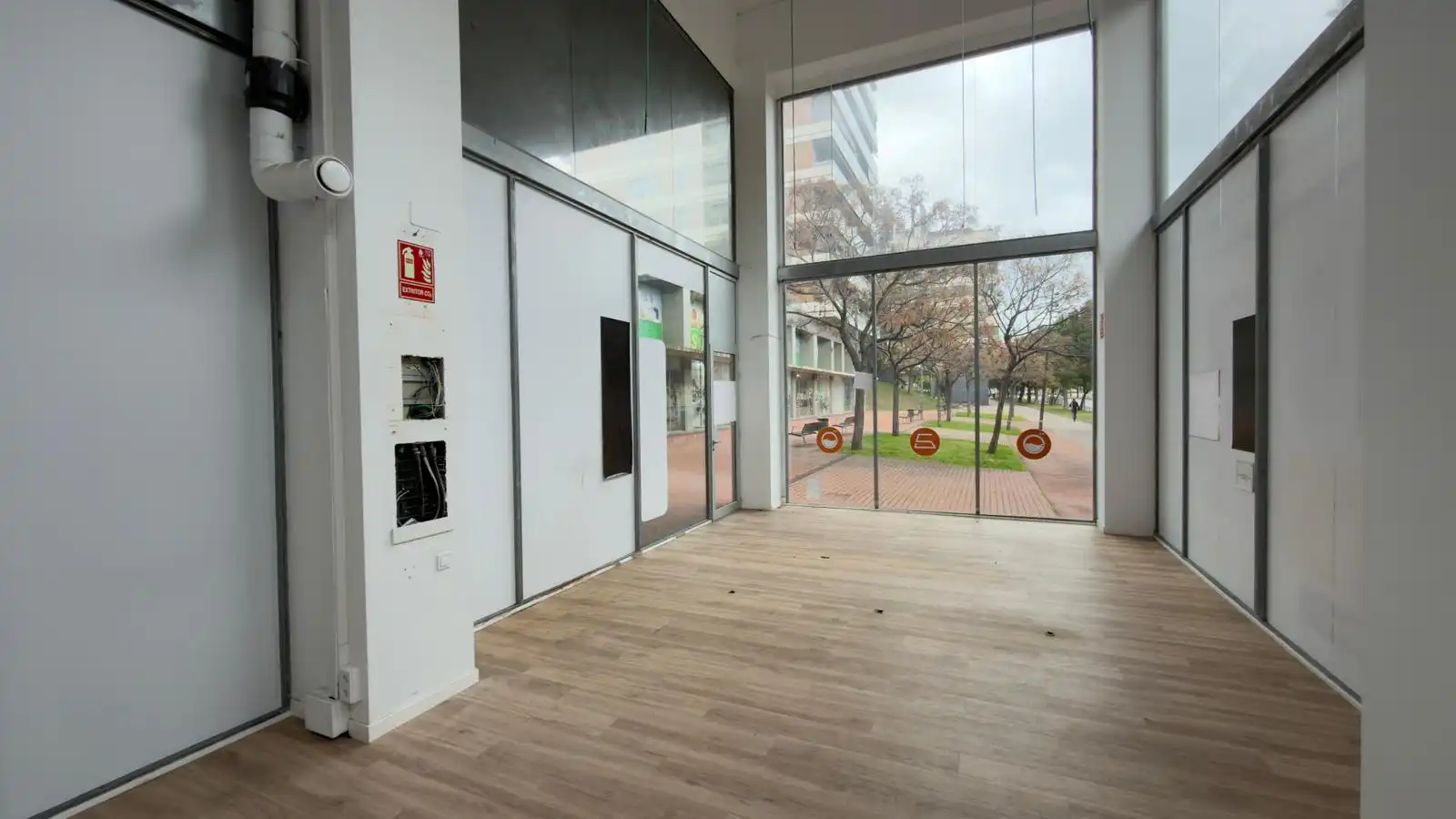 Local comercial en alquiler en Carrer Ernest Lluch 9, imagen 2