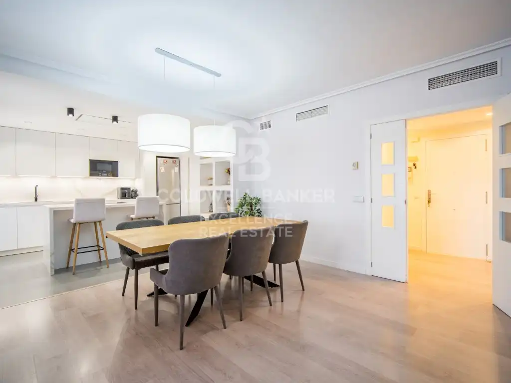 Exterior view of Flat for sale in Valencia  with Air Conditioner, Terrace and Community pool