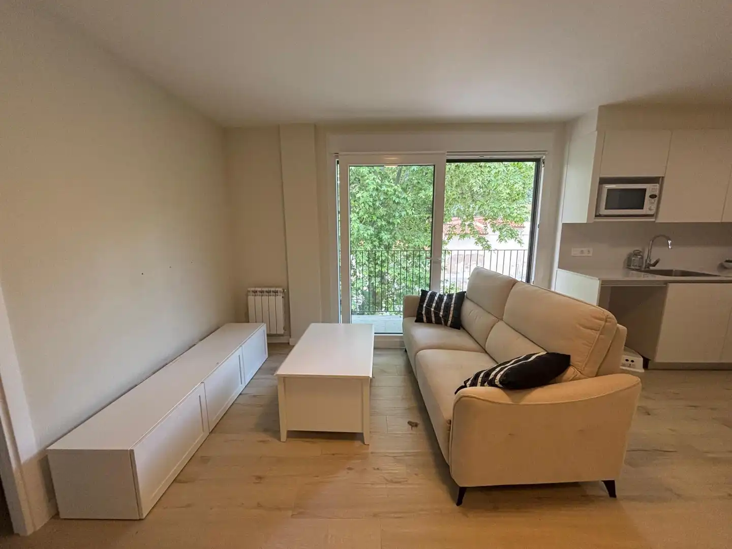Sala d'estar de Àtic en venda en Olot amb Calefacció, Traster i Balcó
