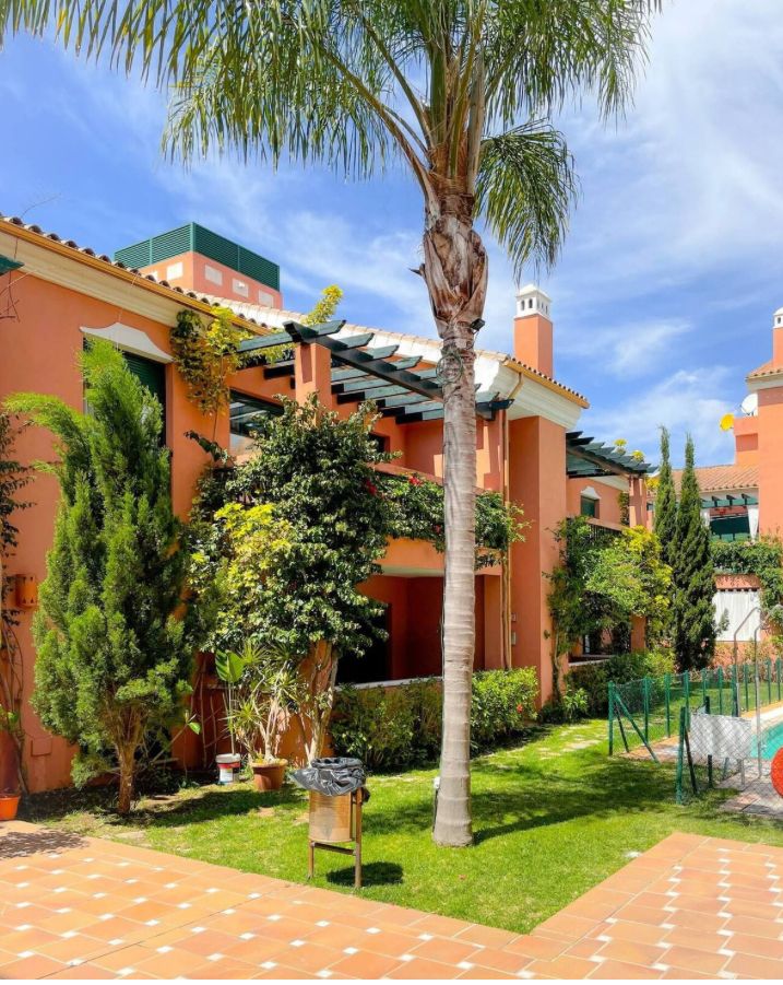 Vista exterior de Pis en venda en Marbella amb Terrassa, Traster i Moblat