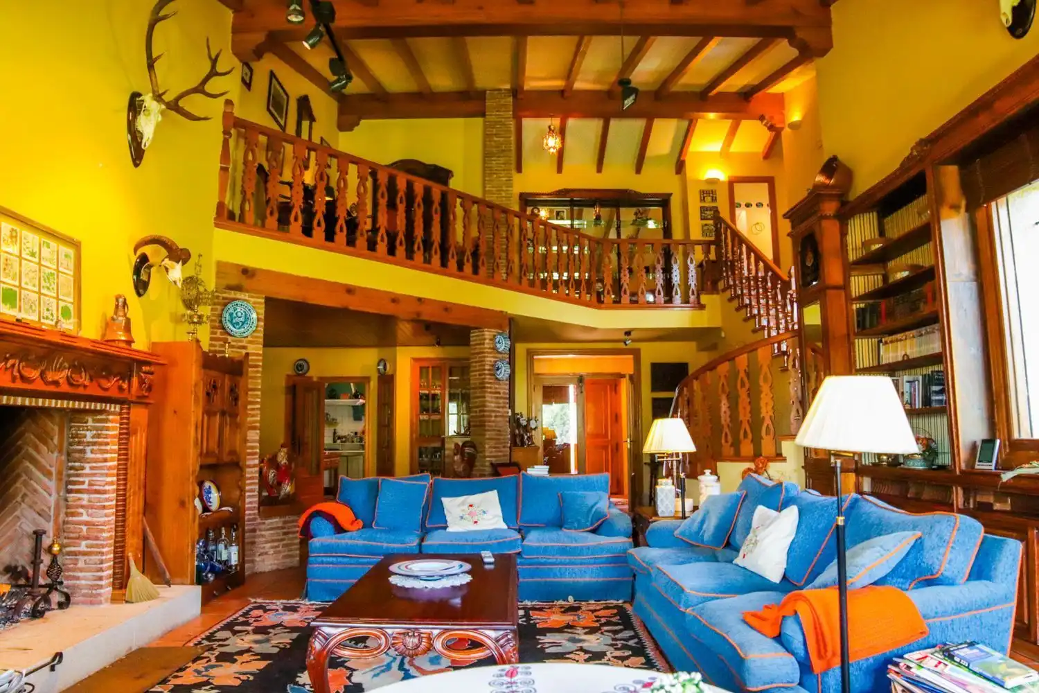 Sala d'estar de Finca rústica en venda en Jarandilla de la Vera amb Aire condicionat, Calefacció i Jardí privat