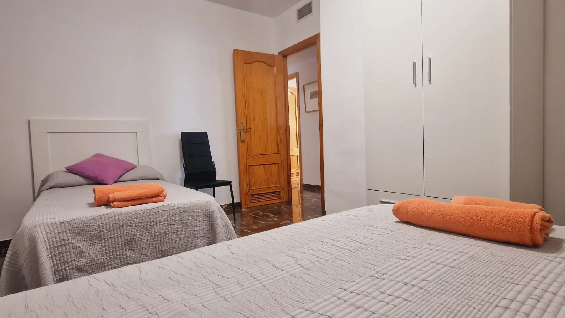 Bedroom of Flat for sale in Córdoba  with Air Conditioner, Heating and Furnished