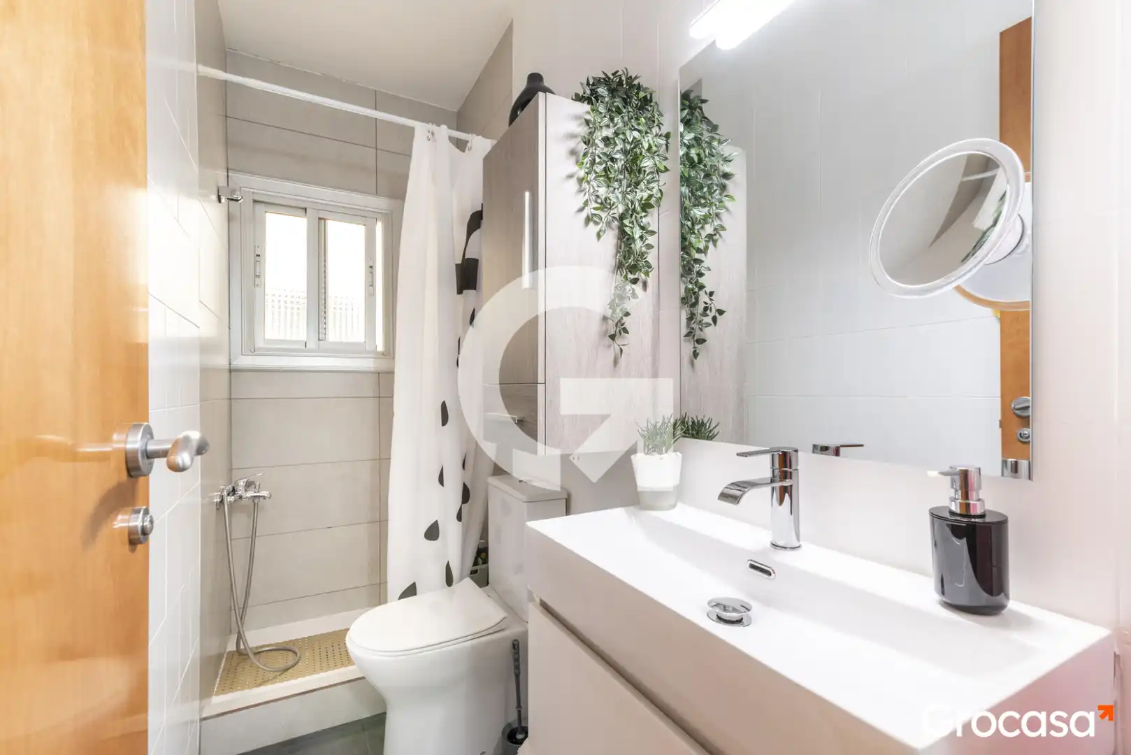 Badezimmer von Wohnung zum Verkauf in Sant Joan Despí mit Klimaanlage, Heizung und Balkon