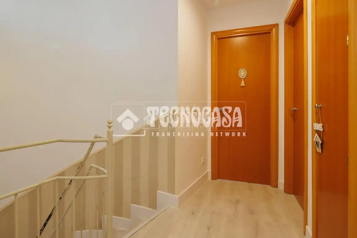 Casa adosada en venta en Tres Cantos con Calefacción, Balcón y Piscina comunitaria