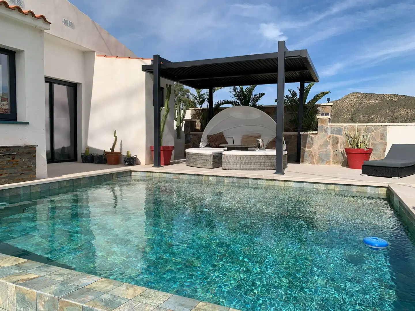 Piscina de Casa o chalet en venta en El Campello con Aire acondicionado, Jardín privado y Terraza