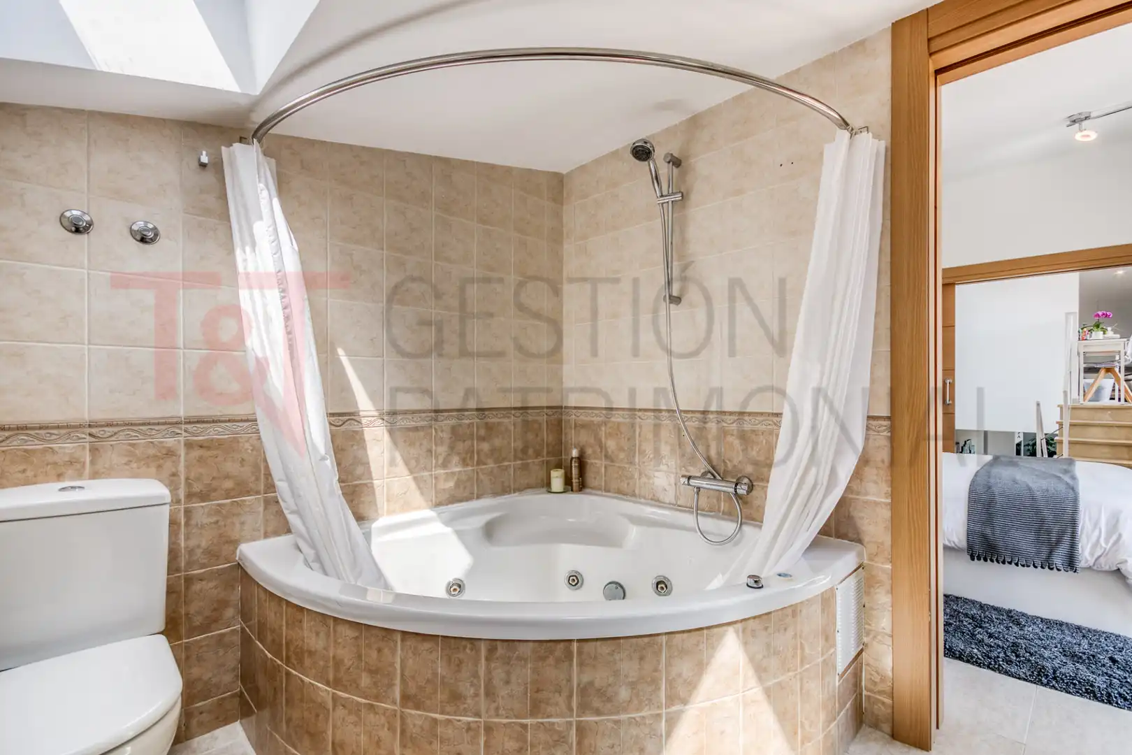 Baño de Casa o chalet en venta en Vilanova i la Geltrú con Aire acondicionado, Calefacción y Terraza