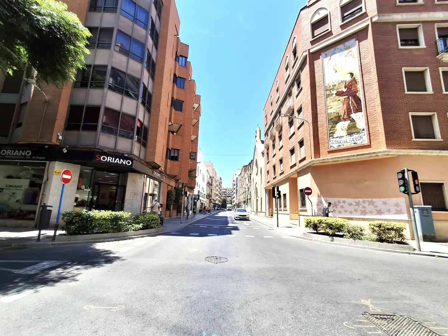Oficina amb ascensor en venda a Carrer Reis Catòlics