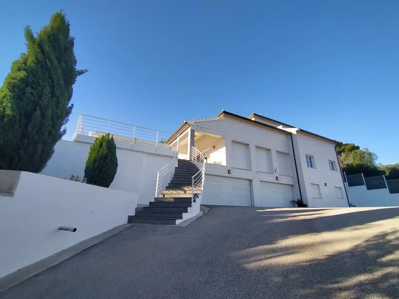 Vista exterior de Casa o chalet en venta en Oliva con Aire acondicionado, Jardín privado y Terraza