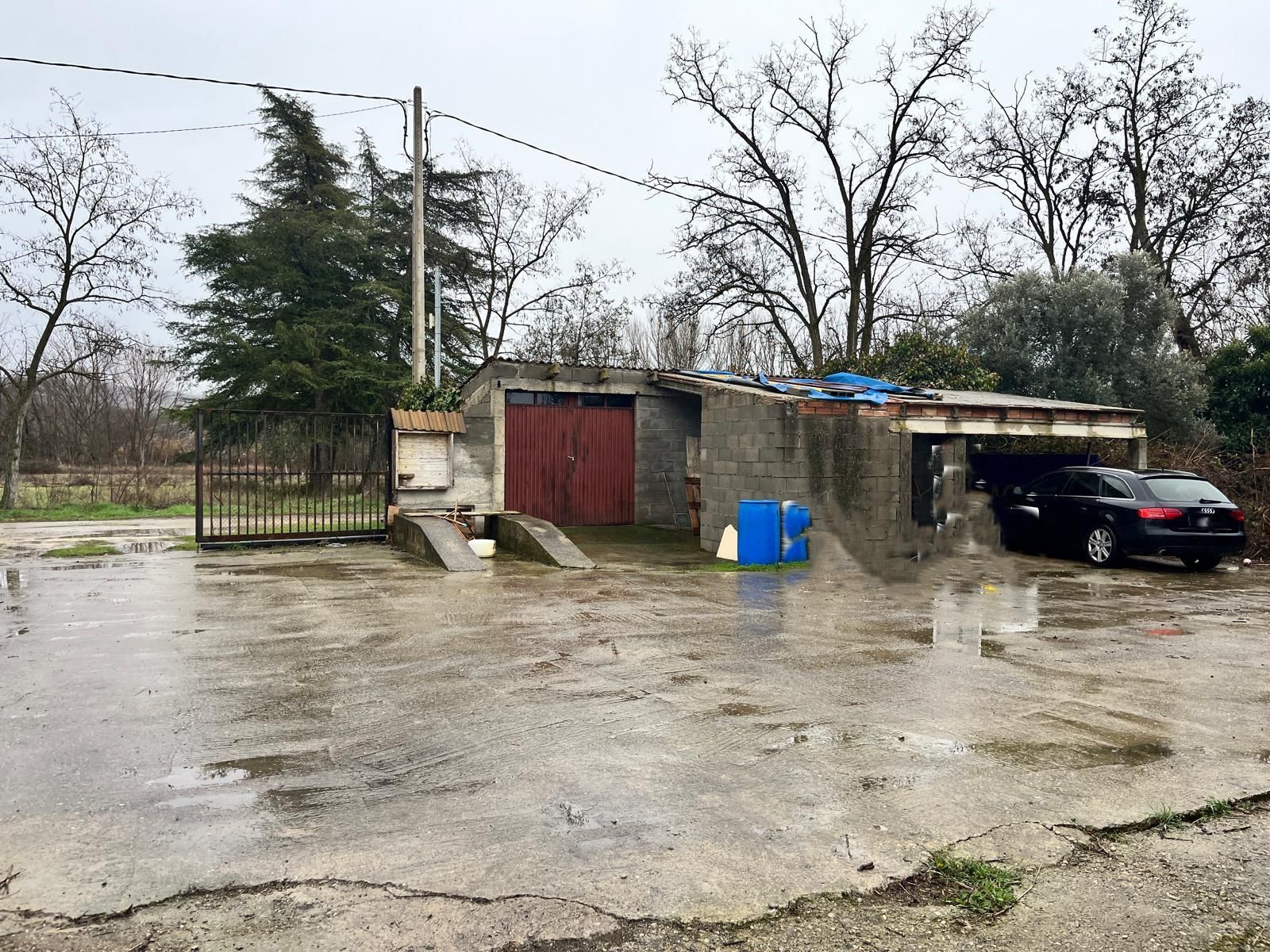 Vista exterior de Finca rústica en venda en El Grado amb Jardí privat