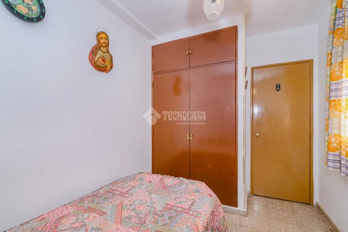 Habitación de Piso en venta en Lucena con Aire acondicionado y Amueblado