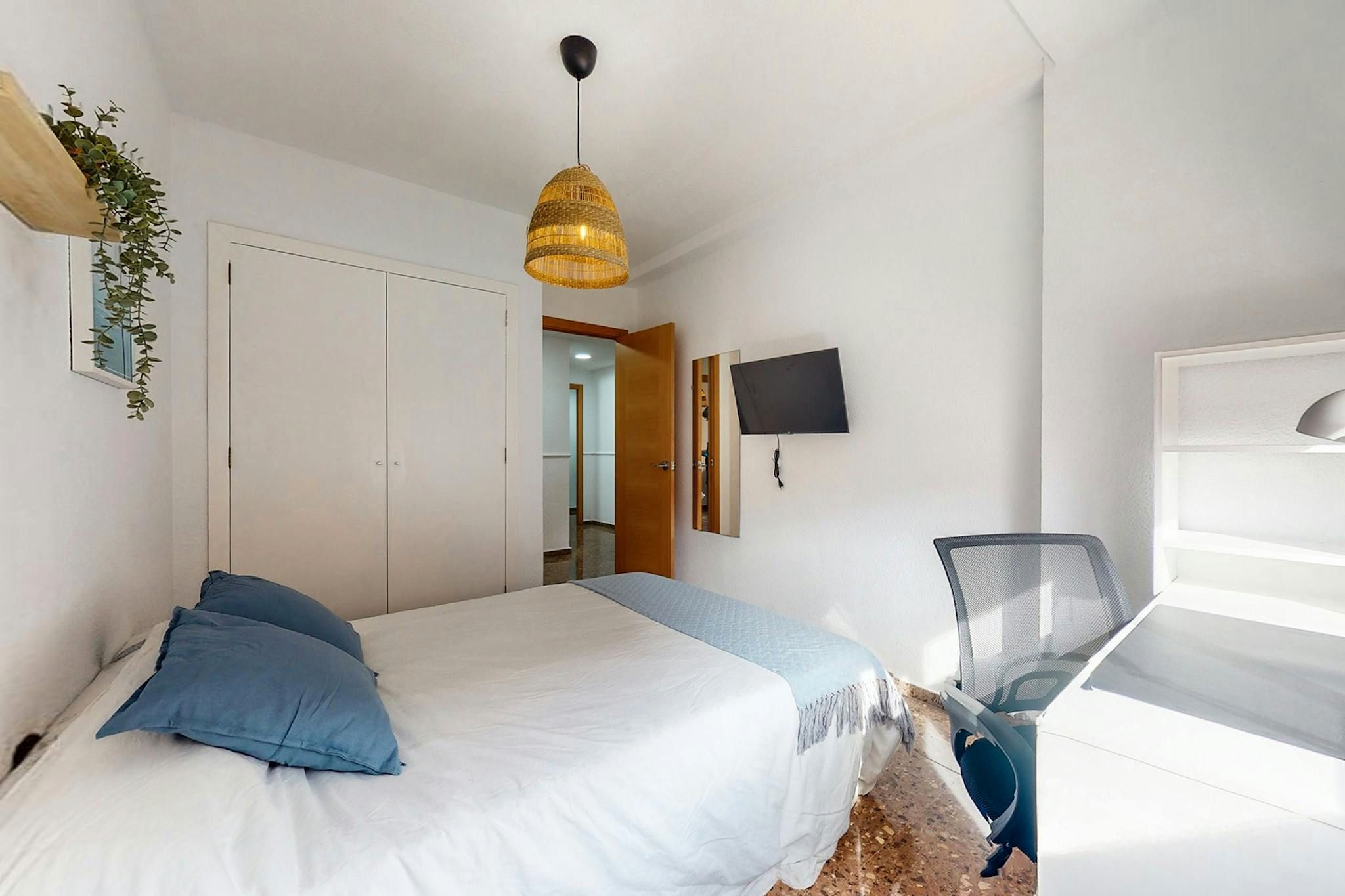 Bedroom of Flat to share in  Valencia Capital  with Air Conditioner, Furnished and Washing machine