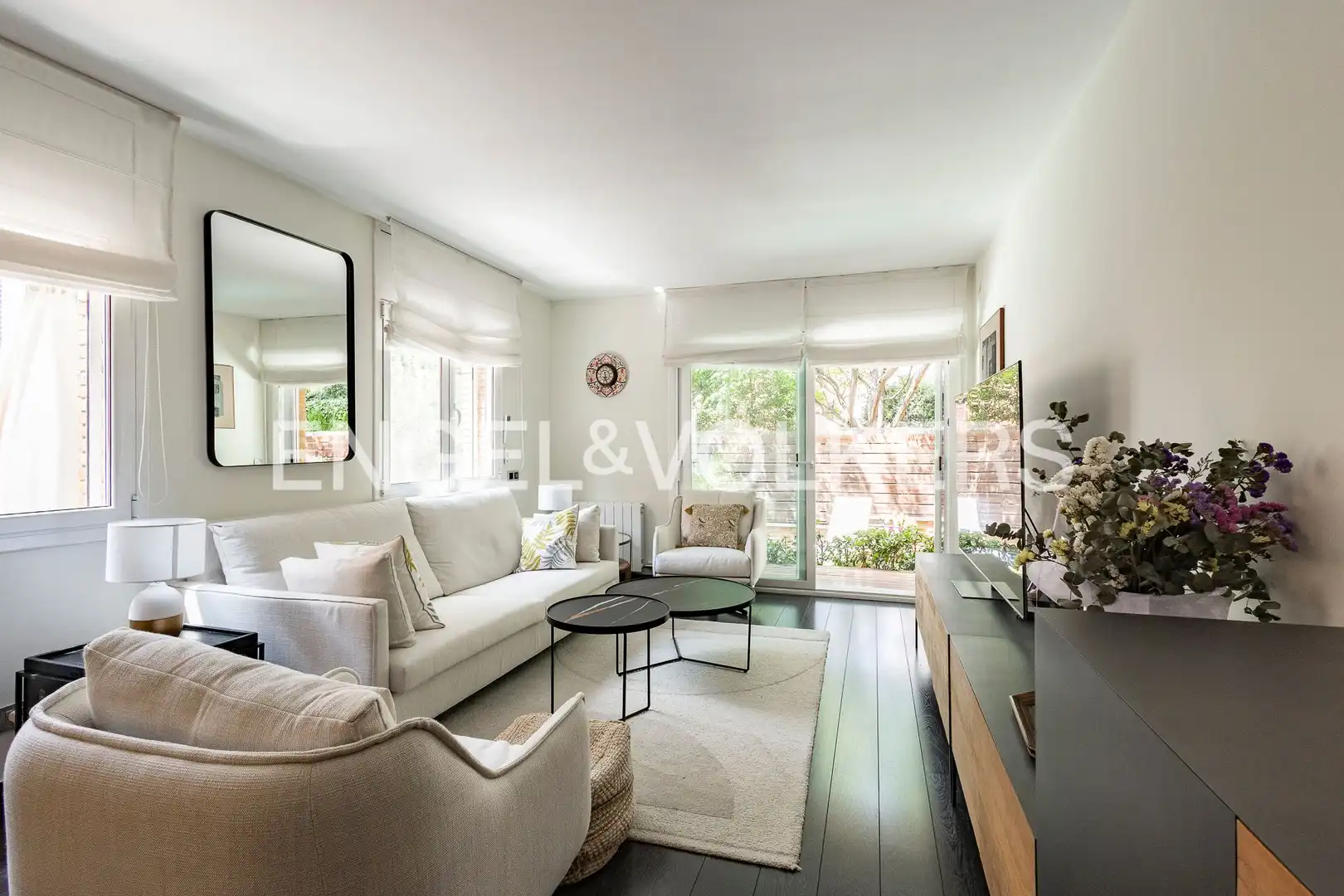 Sala d'estar de Apartament en venda en Esplugues de Llobregat amb Aire condicionat, Calefacció i Jardí privat