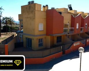 Vista exterior de Casa adosada en venda en Cartagena amb Aire condicionat, Calefacció i Jardí privat