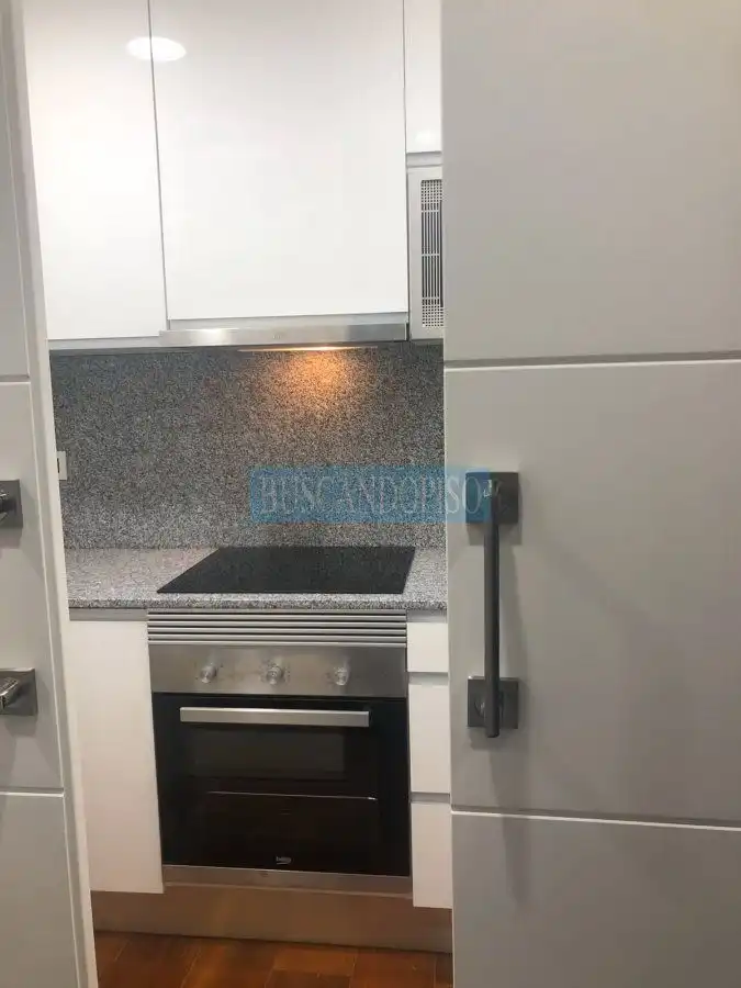 Cuina de Apartament de lloguer en  Logroño amb Calefacció, Parquet i Terrassa