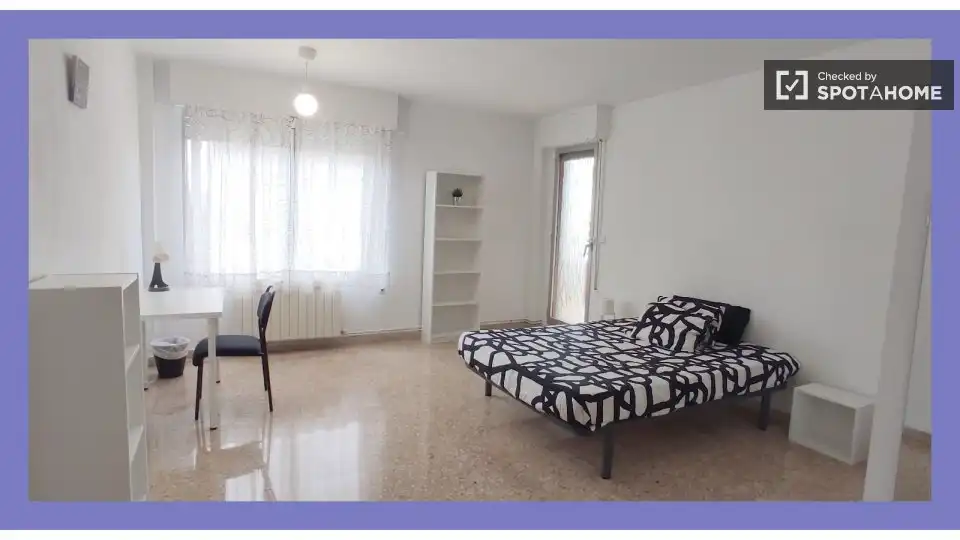 Room in Parque de los Cineastas