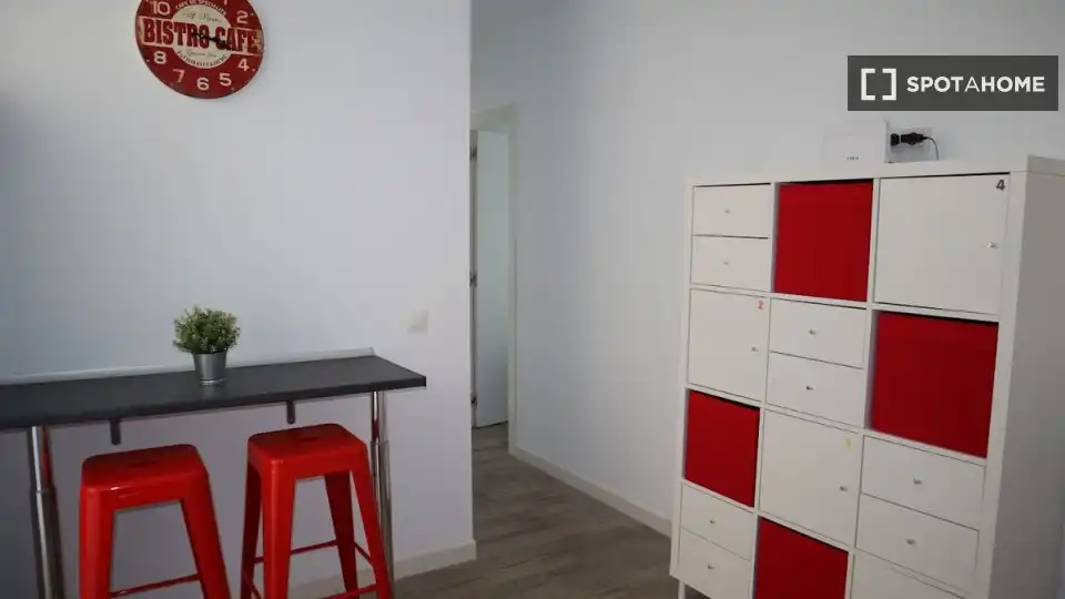 Habitación de Piso de alquiler en Sevilla con Aire acondicionado, Calefacción y Amueblado