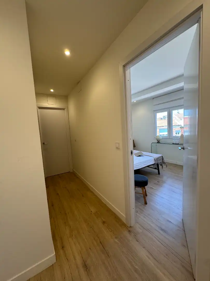 Schlafzimmer von Wohnung zur untervermieten in Madrid mit Klimaanlage, Heizung und Möbliert