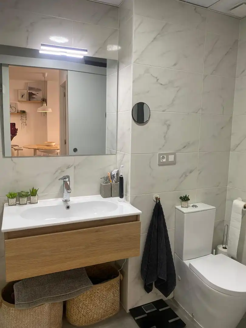 Bany de Apartament de lloguer en Mislata amb Aire condicionat, Calefacció i Parquet