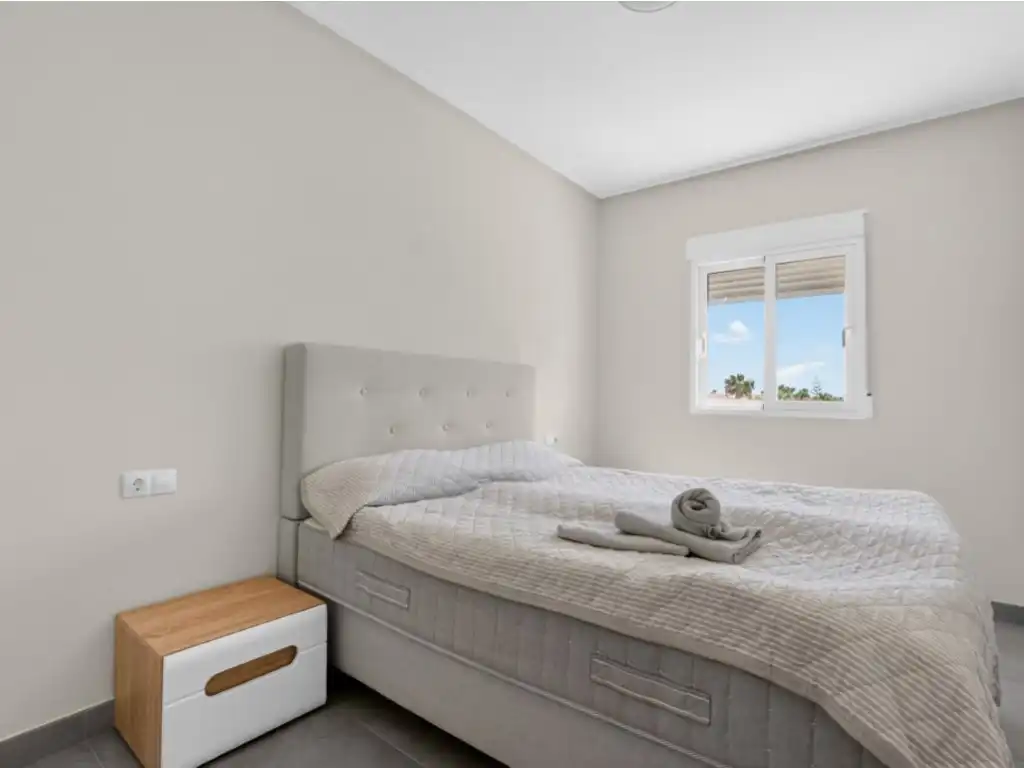 Habitación de Casa adosada en venta en Orihuela con Aire acondicionado, Jardín privado y Terraza