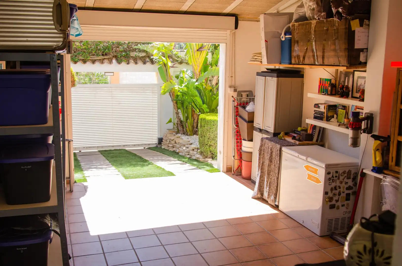 Garten von Einfamilien-Reihenhaus zum Verkauf in La Pobla de Vallbona mit Klimaanlage, Heizung und Privatgarten