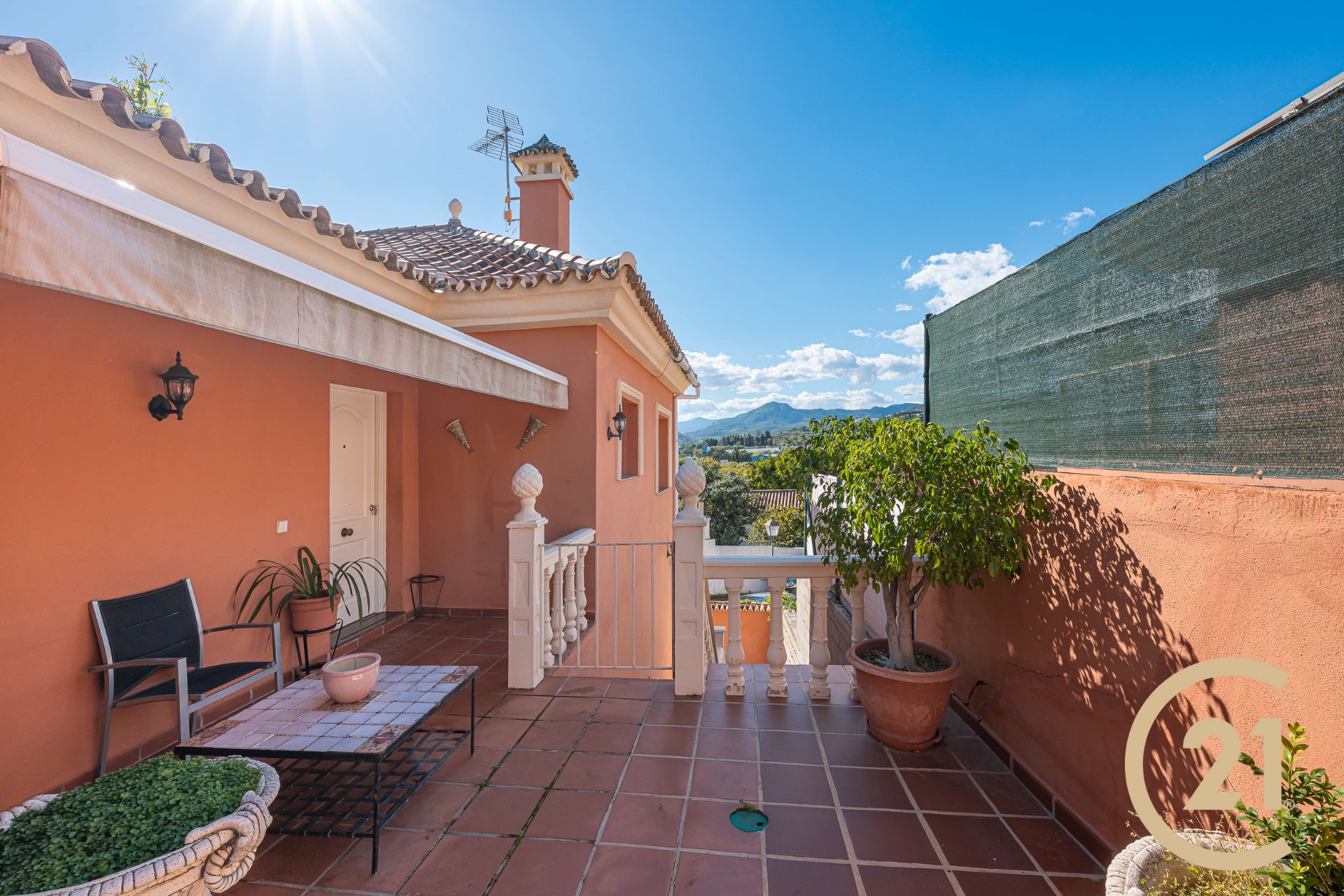 Terrace of House or chalet for sale in Marbella  with Air Conditioner, Terrace and Storage room