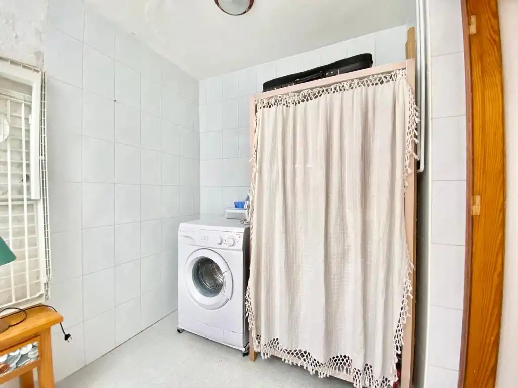 Baño de Planta baja de alquiler en Torrevieja con Jardín privado, Terraza y Piscina