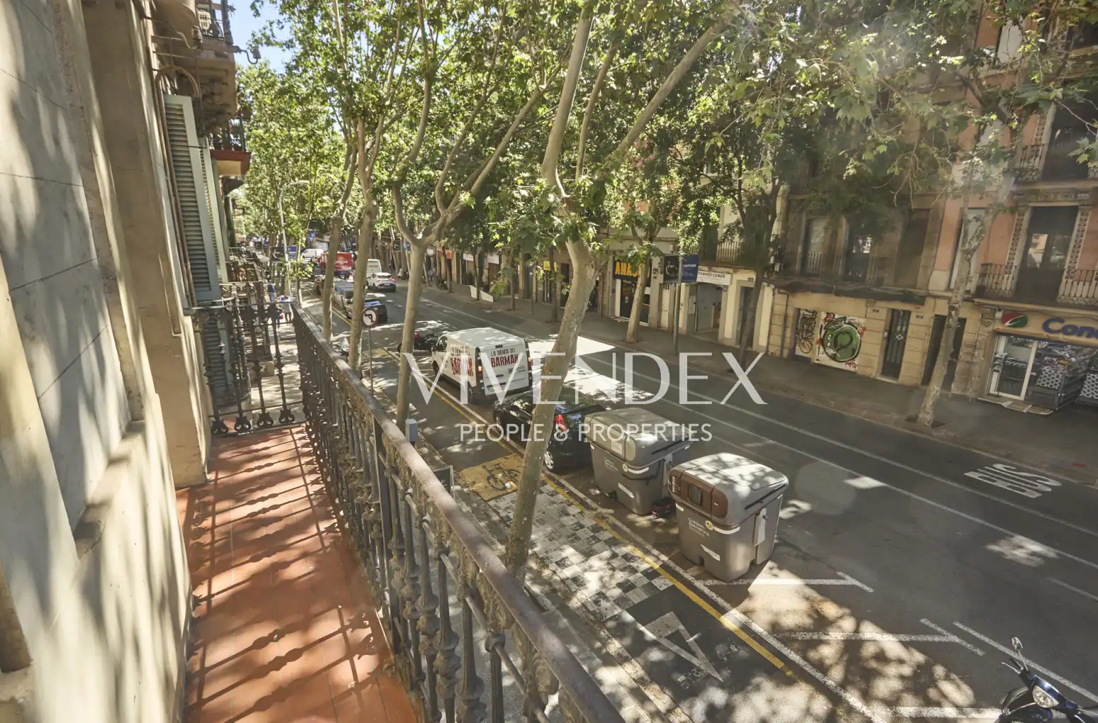 Vista exterior de Pis en venda en Barcelona amb Calefacció, Parquet i Terrassa