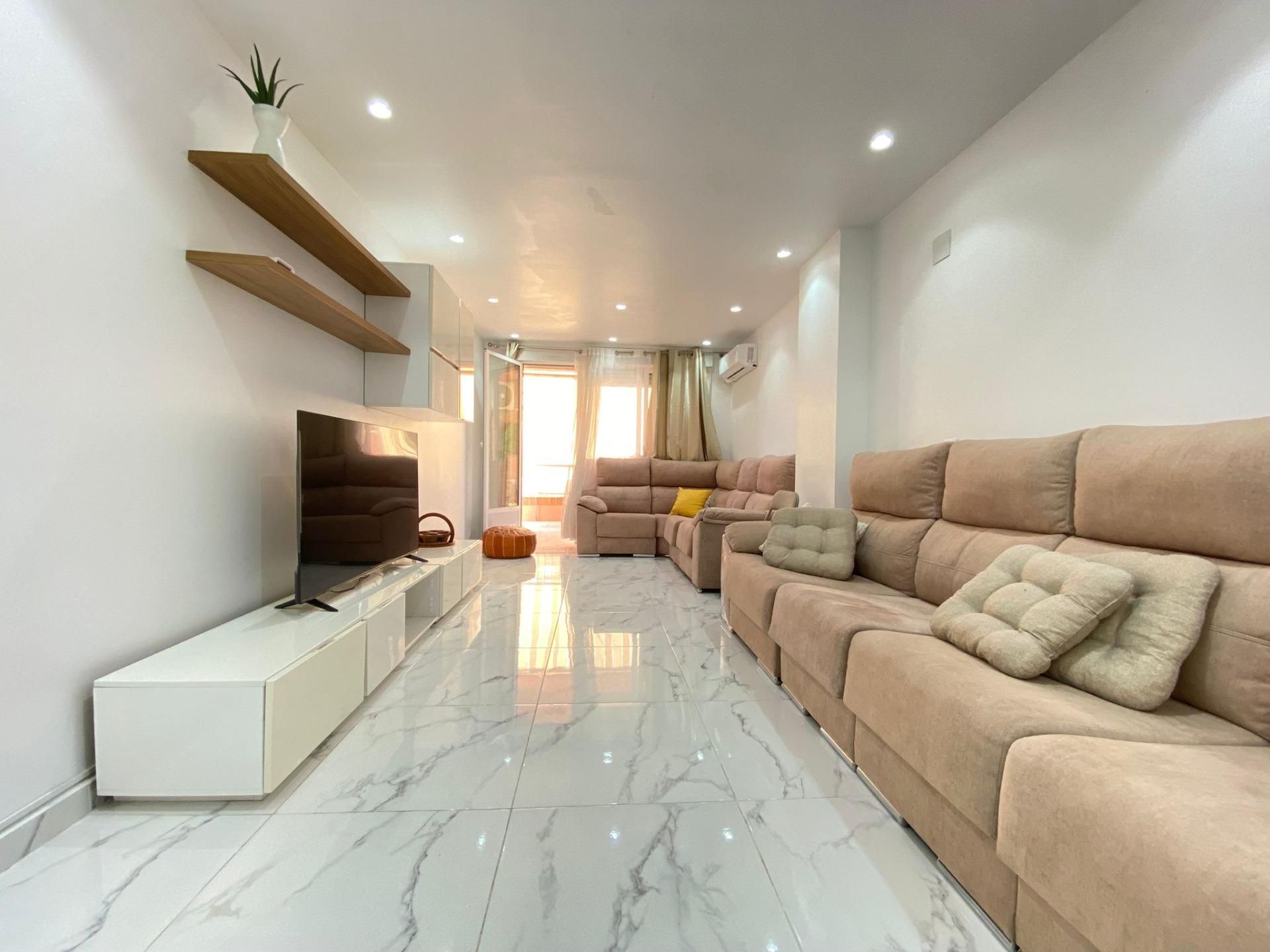 Sala de estar de Piso en venta en Alicante / Alacant con Aire acondicionado, Terraza y Balcón