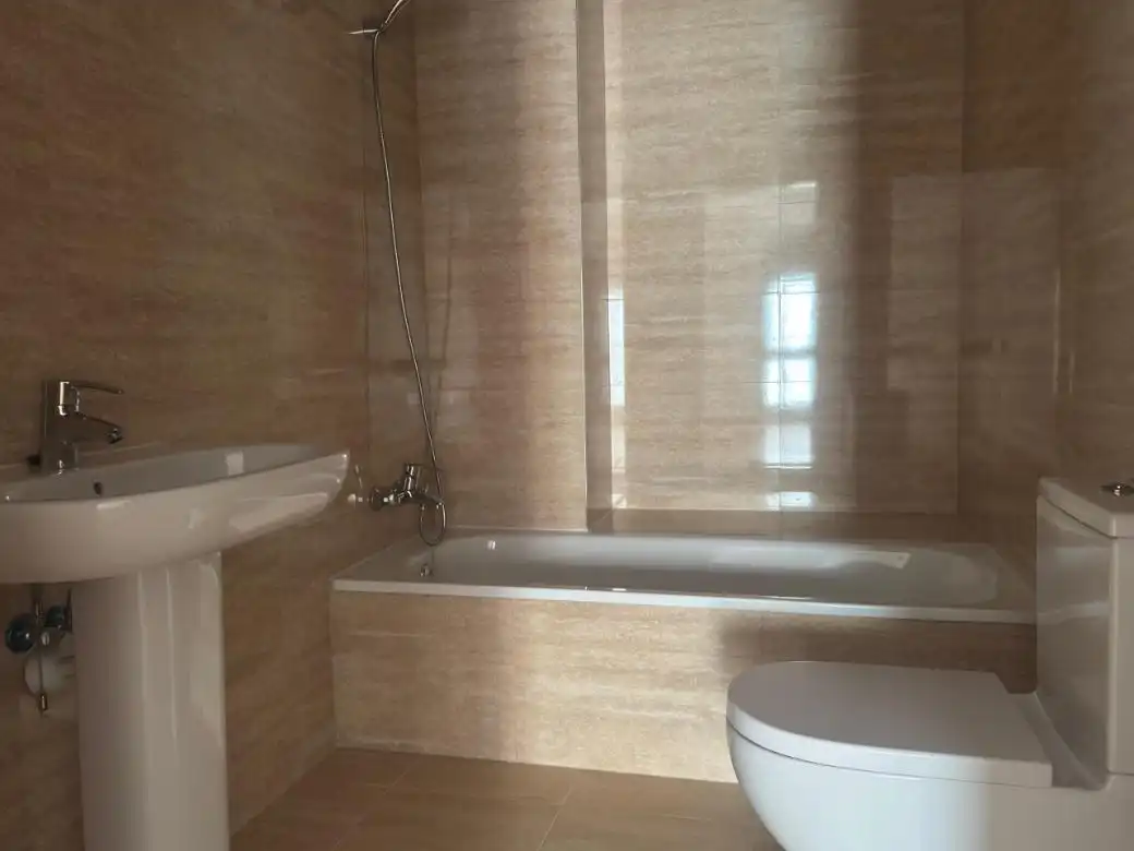 Badezimmer von Wohnung zum Verkauf in Zaragoza mit Klimaanlage, Heizung und Ofen