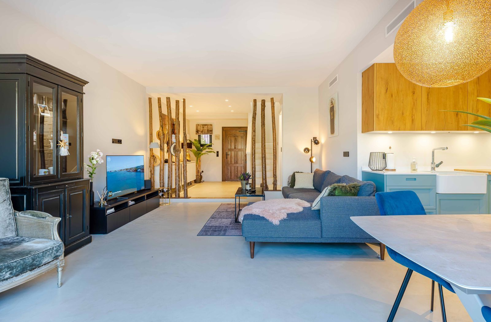 Sala d'estar de Casa o xalet en venda en Marbella amb Terrassa i Piscina comunitària