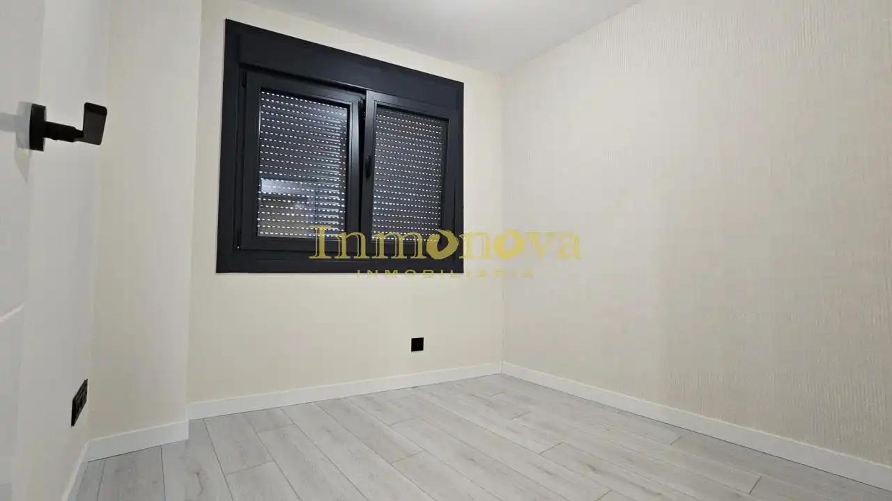 Schlafzimmer von Wohnung zum Verkauf in Ribeira mit Heizung