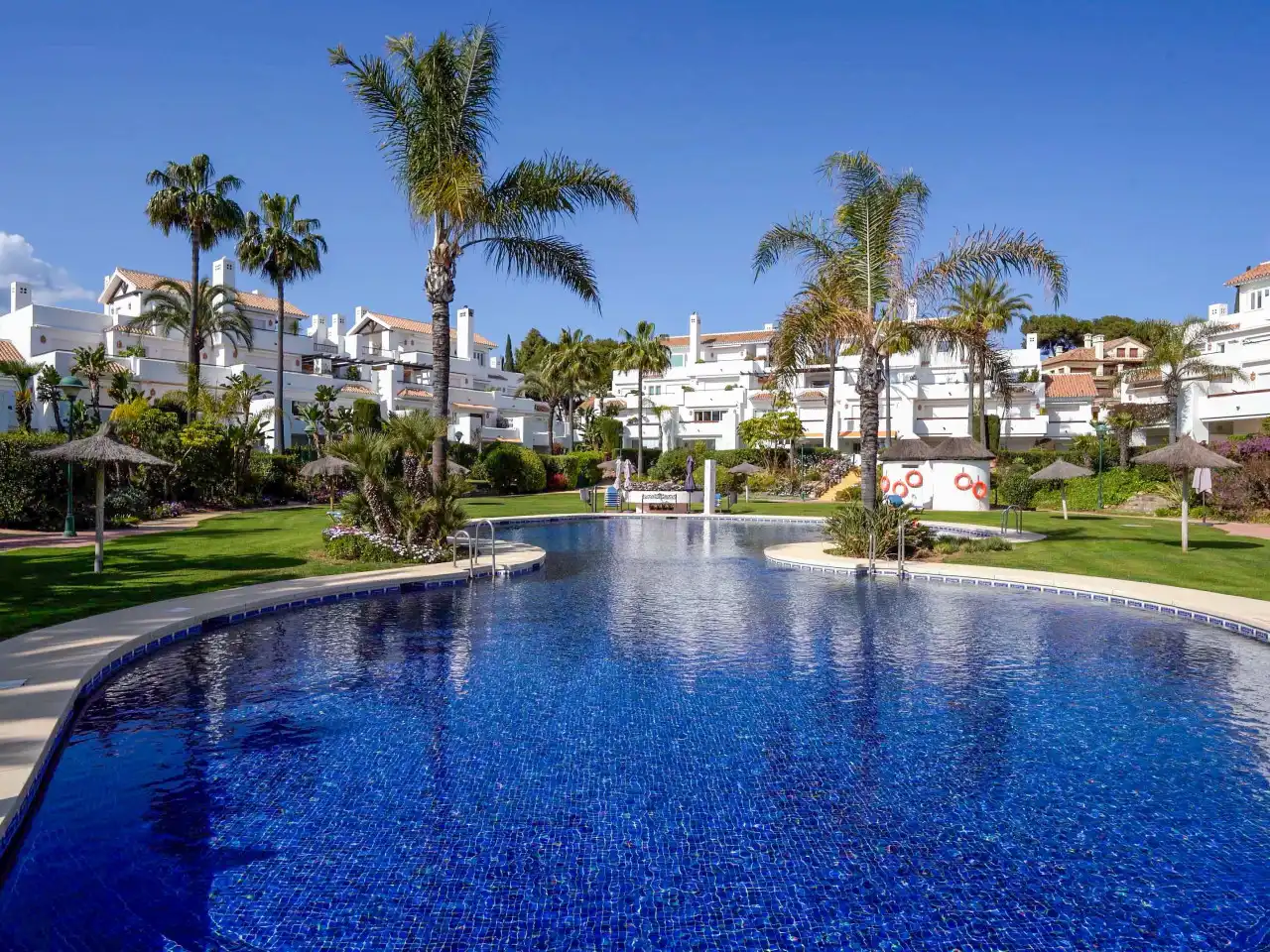 Jardín de Planta baja en venta en Marbella con Aire acondicionado, Calefacción y Jardín privado