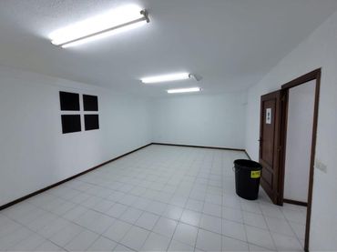Local comercial de lloguer a De Fernando Arce