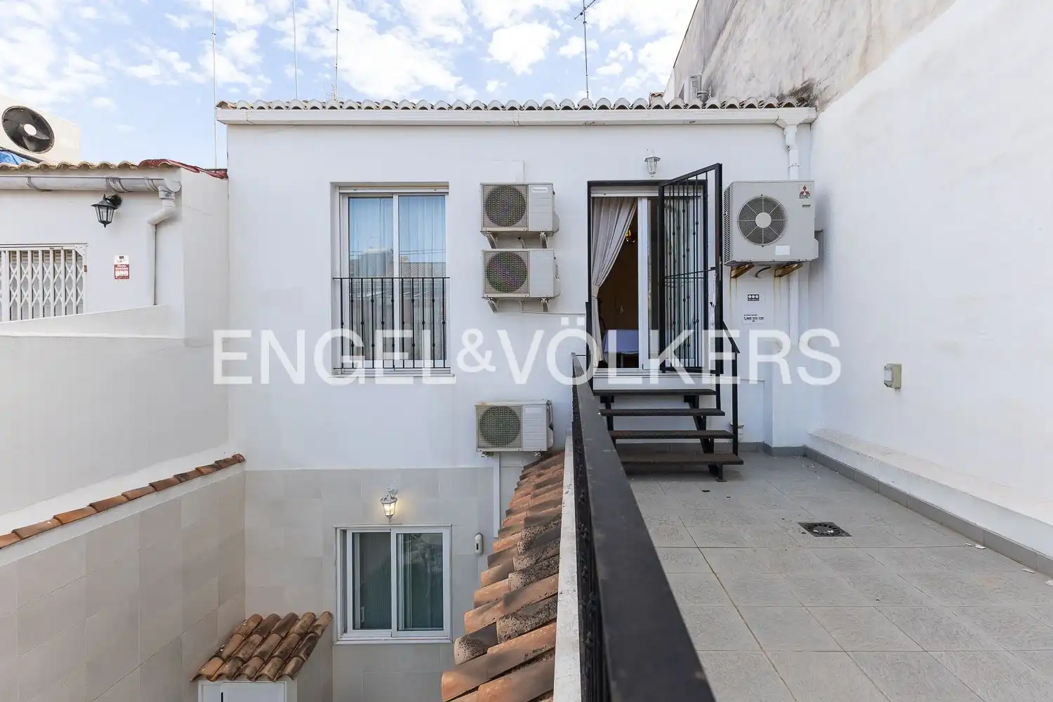 Balcony of Houses for sale in Valencia  with Air Conditioner, Heating and Terrace