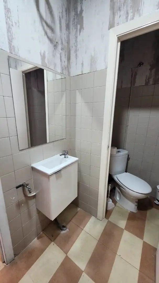 Bathroom of Commercial properties for rent in Miño