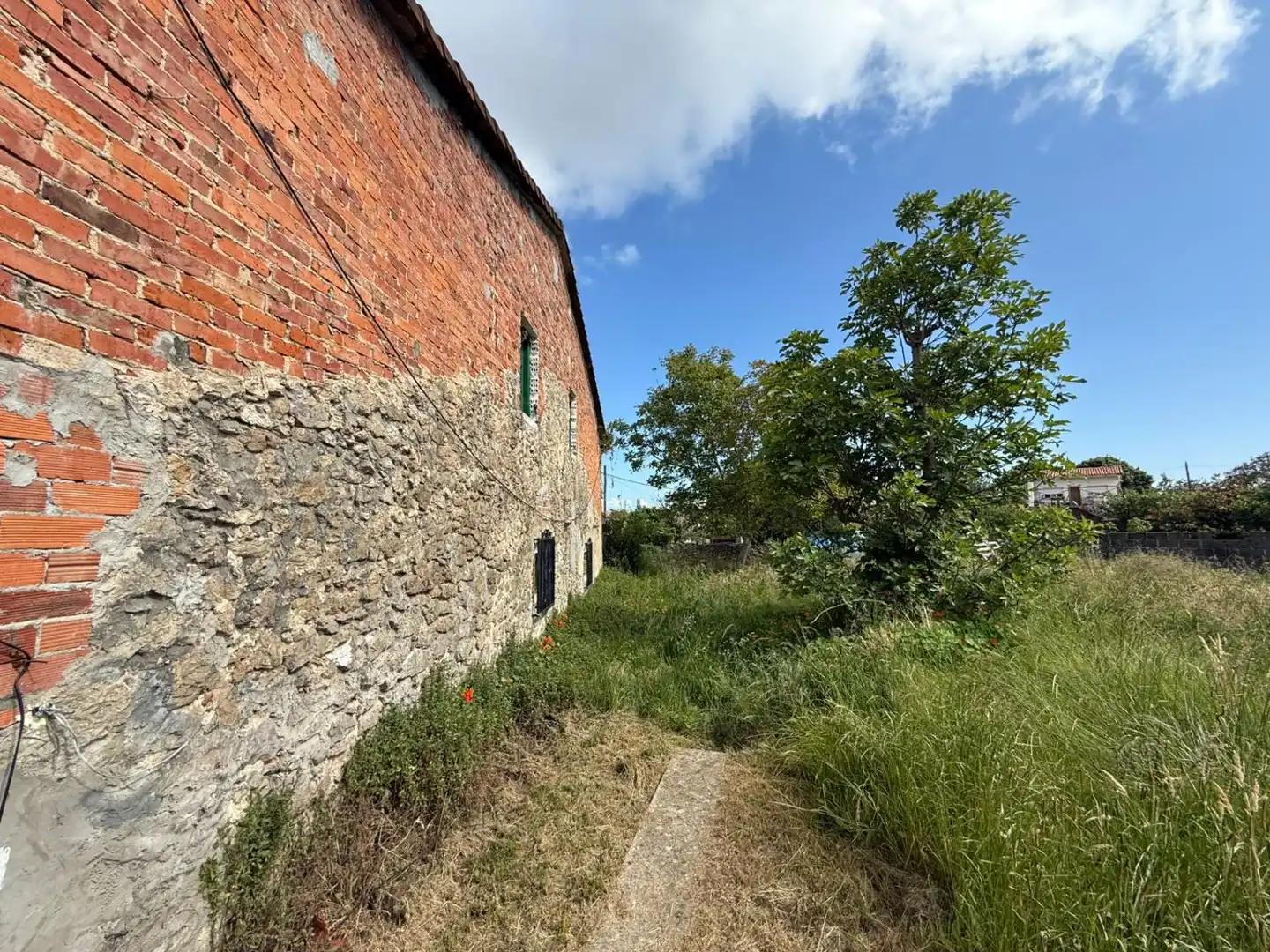 Vista exterior de Casa o xalet en venda en Noja amb Jardí privat, Terrassa i Balcó