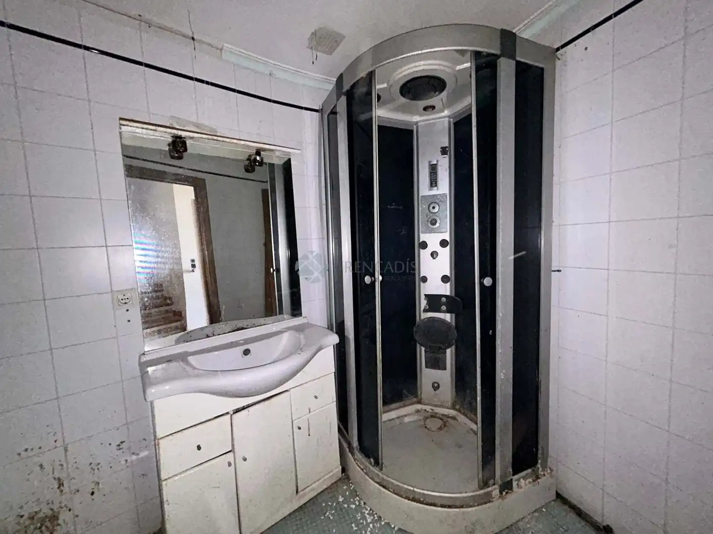 Badezimmer von Einfamilien-Reihenhaus zum Verkauf in Llíria