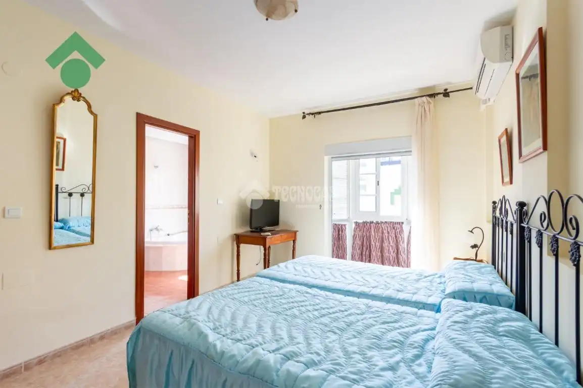Dormitori de Casa adosada en venda en Nerja amb Aire condicionat