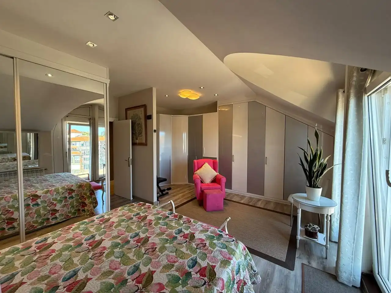 Habitación de Ático en venta en Castro-Urdiales con Calefacción, Terraza y Trastero