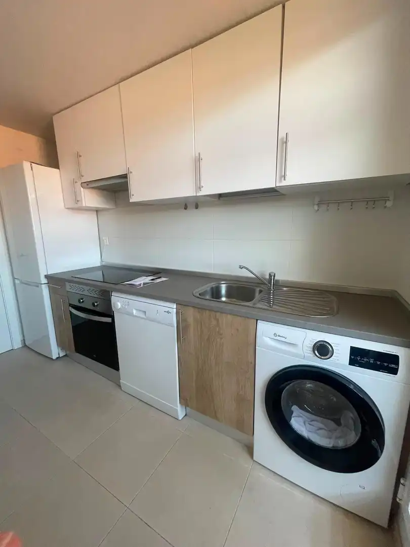 Cocina de Ático de alquiler en Alcalá de Henares con Aire acondicionado, Calefacción y Jardín privado